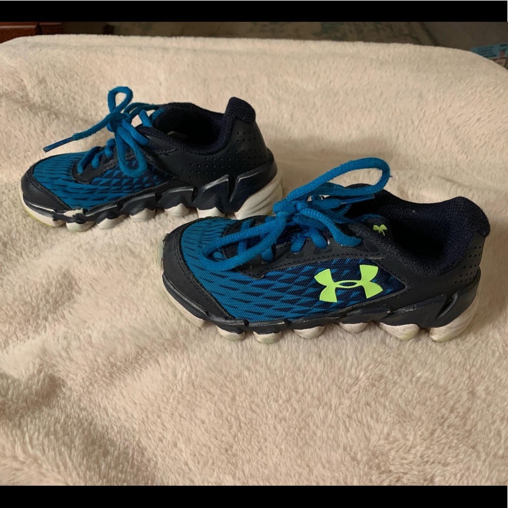 Boys Under Armour Size 11 Sneakers